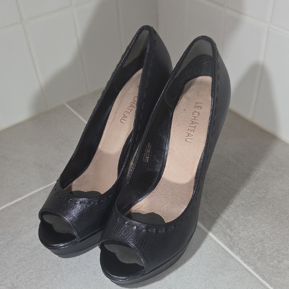 Le Chateau Classic Black Peep Toe Heels - Picture 1 of 8